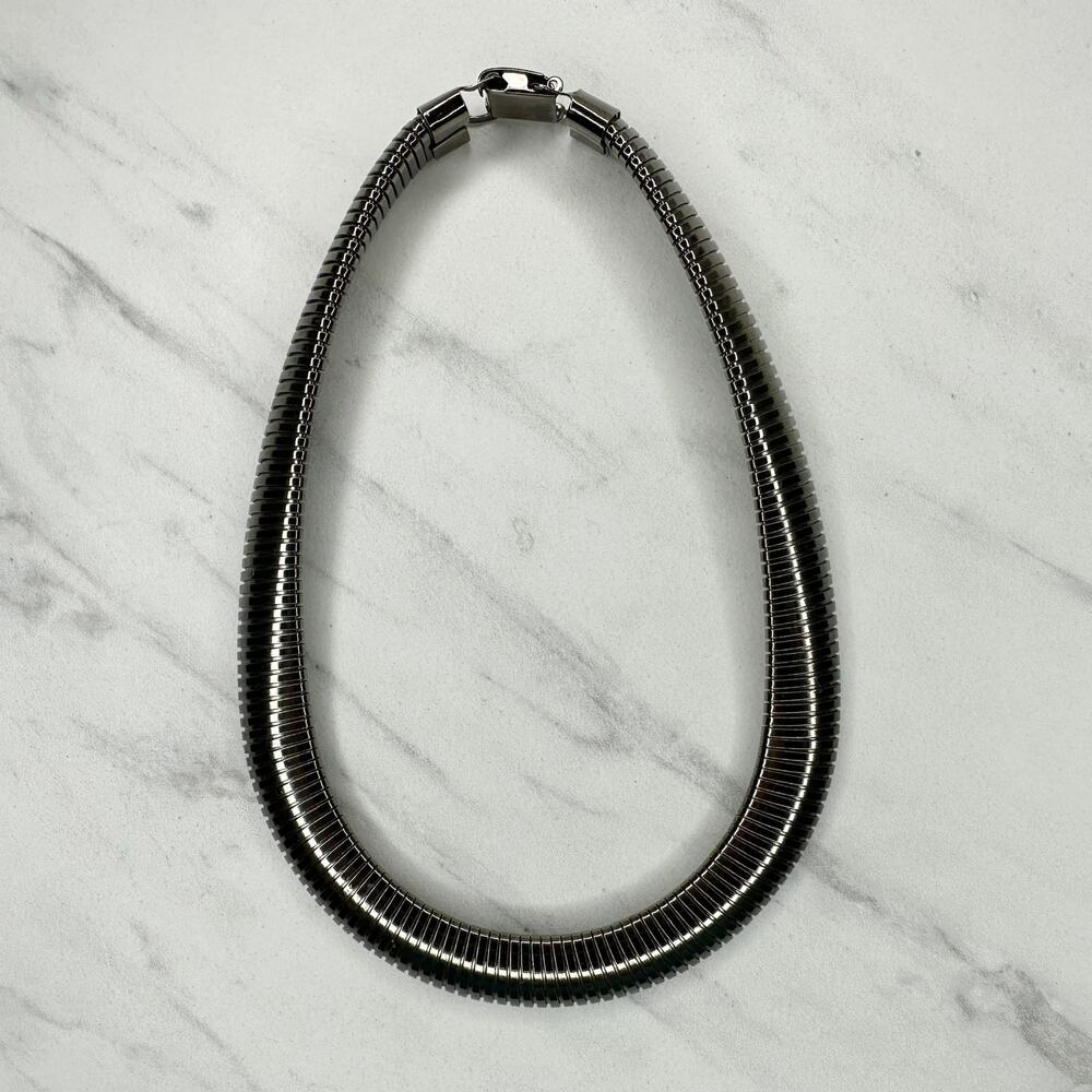 Black Gunmetal Coil Choker Necklace ✨ - Picture 2 of 10